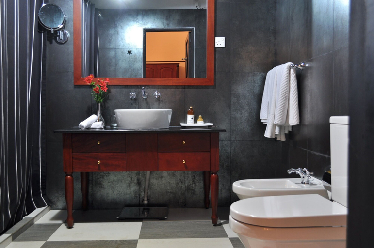 Bathroom 3, Royal Cocoon, Nuwara Eliya