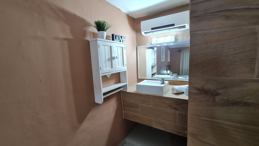 Bathroom 5, Hotel DNA Cancun, Isla Mujeres