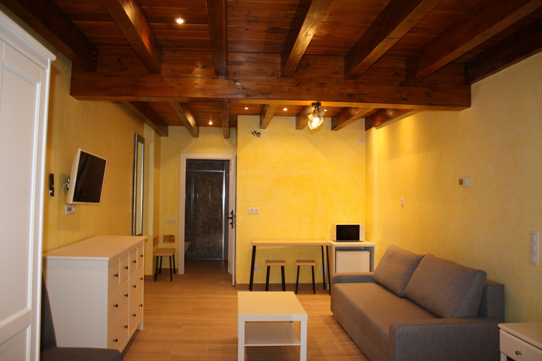 Others 5, CASA PEQUE, Álava