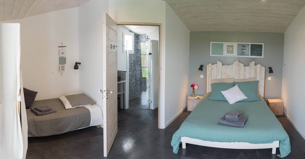 Bedroom 4, Maison d'Hotes les Petites Terres, Charente-Maritime