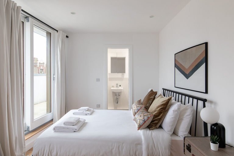 Bedroom 2, home.ly London Luxury Apartment Camden, London