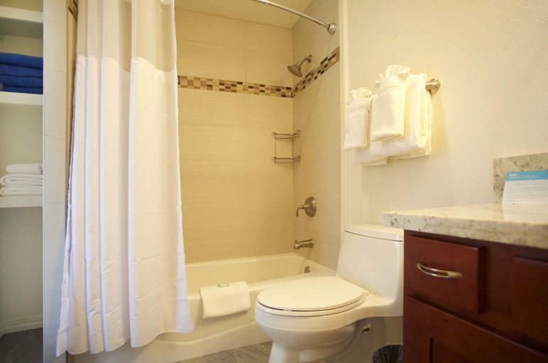 Bathroom 4, Castle at Kaua'i Kailani, Kauai