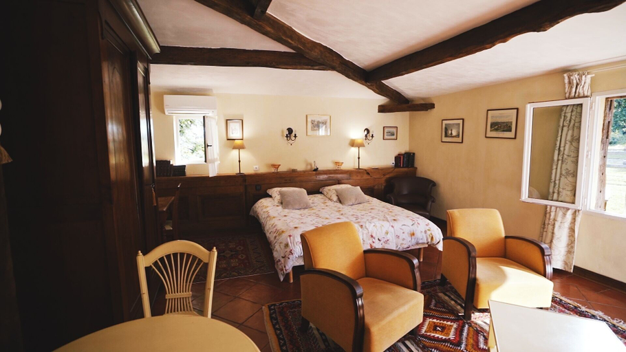 Bedroom 2, Domaine de la Mouthe, Dordogne