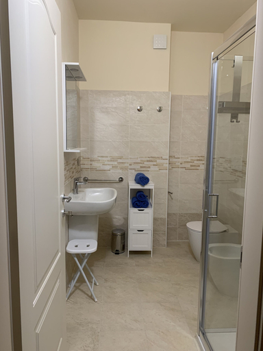 Bathroom 5, Ferriera 8, Alessandria