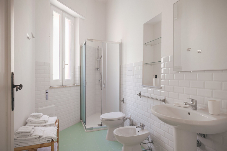 Bathroom 3, Villa Edera Apartment, Palermo