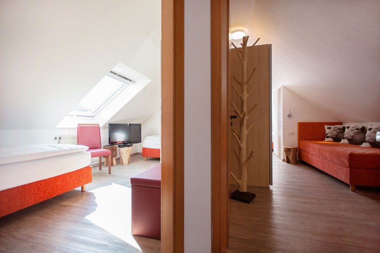 Bedroom 2, Hotel Restaurant Lamm, Esslingen