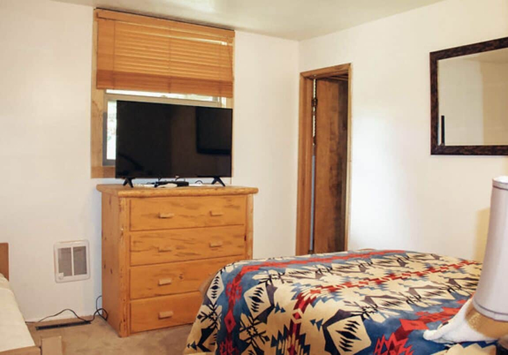 Bedroom 3, Boulder Lake Lodge, Sublette