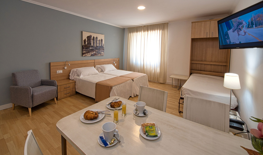 Bedroom 3, Hotel Apartamentos Dabarca, Pontevedra