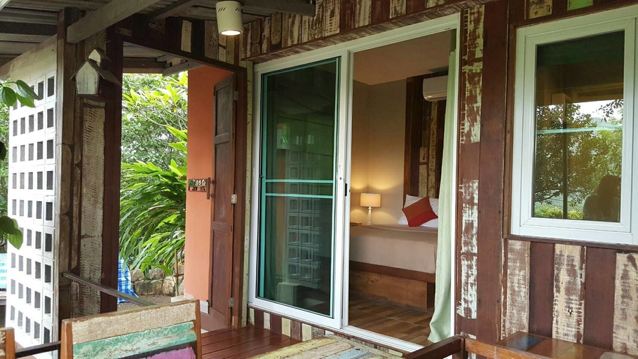 Others 5, Baan Phuchalianglom, Suan Phung