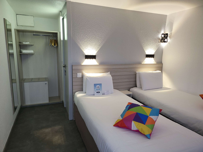 Bedroom 4, Kyriad Bellegarde - Genève, Ain