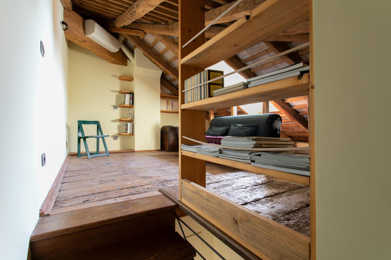 Room 2, Wondrous Palazzetto 1619 in Magical Burano Island, Venezia