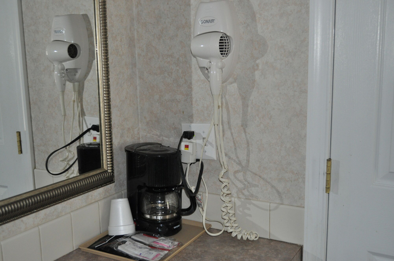 Bathroom 4, Atrium Inn, Atlantic
