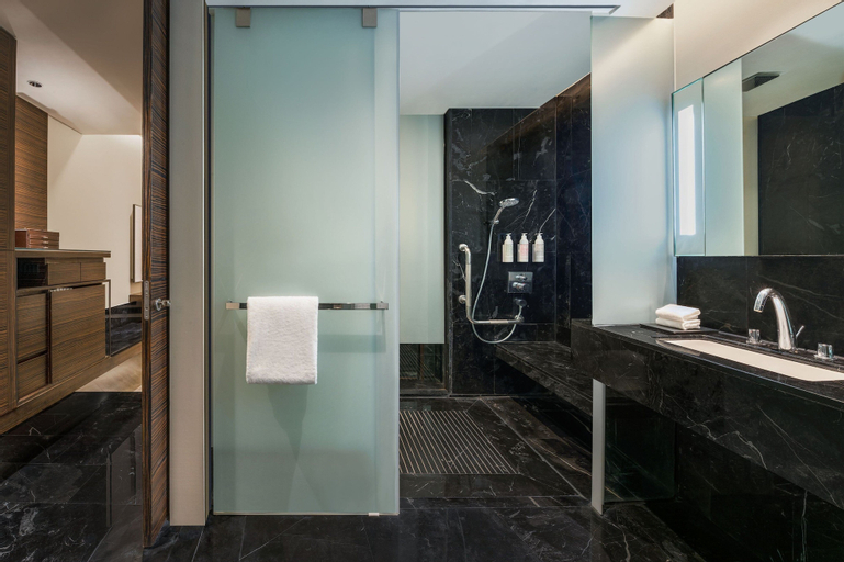 Bathroom 30
