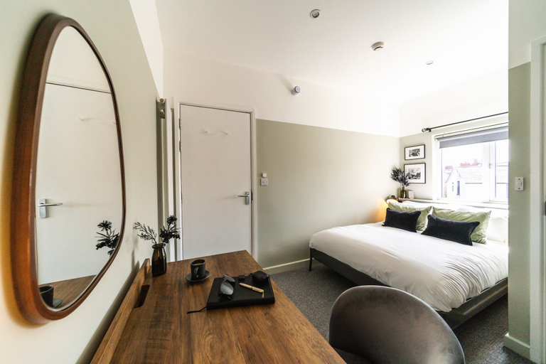 Bedroom 3, Crescent Apartments, Newport