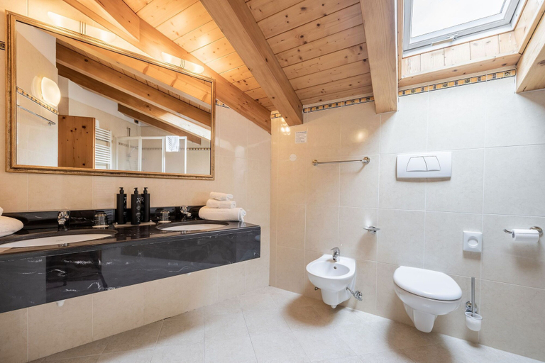 Bathroom 5, Hotel Ravelli, Trento