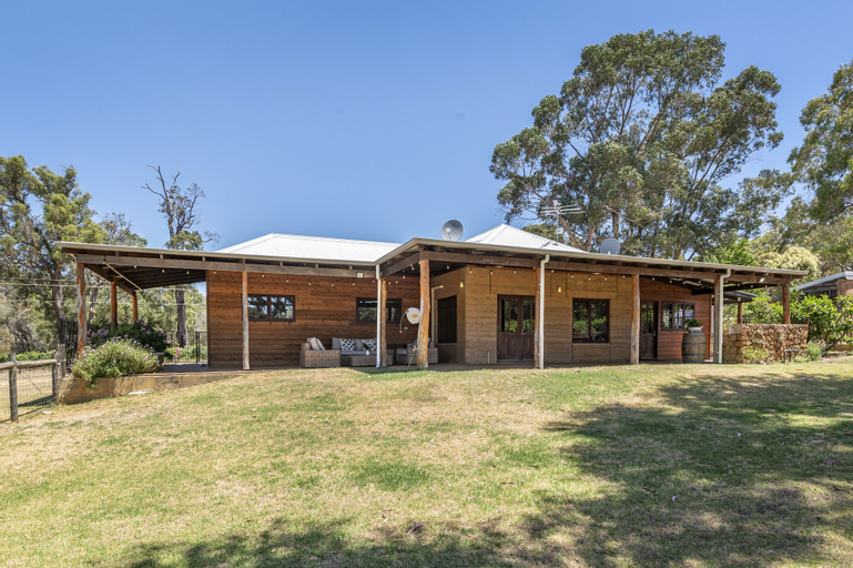 Exterior & Views 2, Island Brook Estate Vineyard and Chalets, Busselton