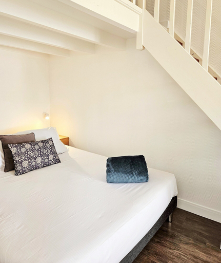 Bedroom 3, Hotel Du Port, Charente-Maritime