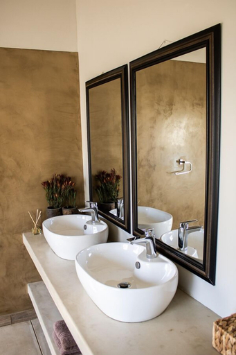 Bathroom 3, Rafiki Bush Lodge, Mopani