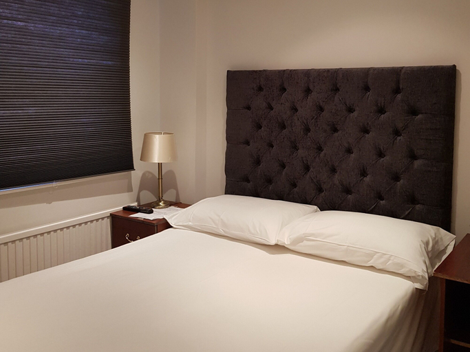Bedroom 2, Blagrave Rooms, Reading