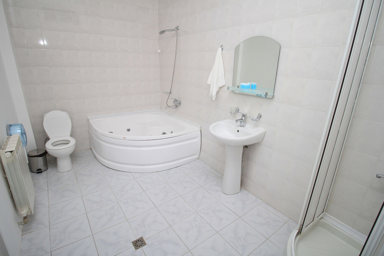 Bathroom 5, villa old sololaki, Tbilisi