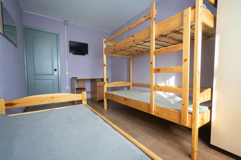 Bedroom 3, Breeze Hotel - hostel, Vladivostok gorsovet