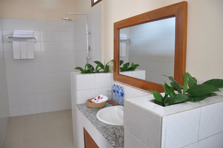 Bathroom 4, Trinity Family Inn, Taunggye