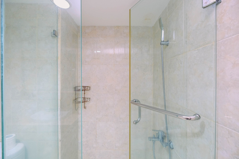Bathroom 5, Nice Living Studio At 8Th Floor Tamansari The Hive Apartment, East Jakarta