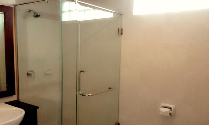Bathroom 5, Sabaidee at Lao Hotel, Vientiane