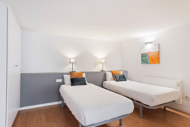 Bedroom 2, Modern and Chic Apartments in Gracia, Barcelona