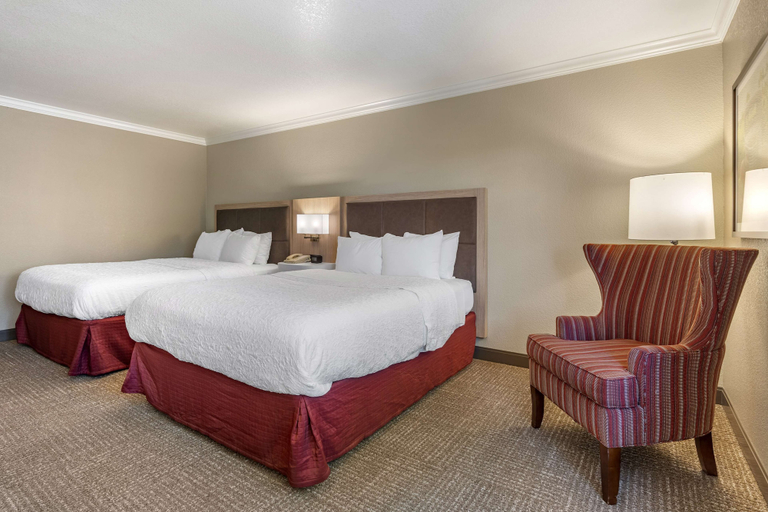 Bedroom 3, Hampton Inn Ukiah CA, Mendocino