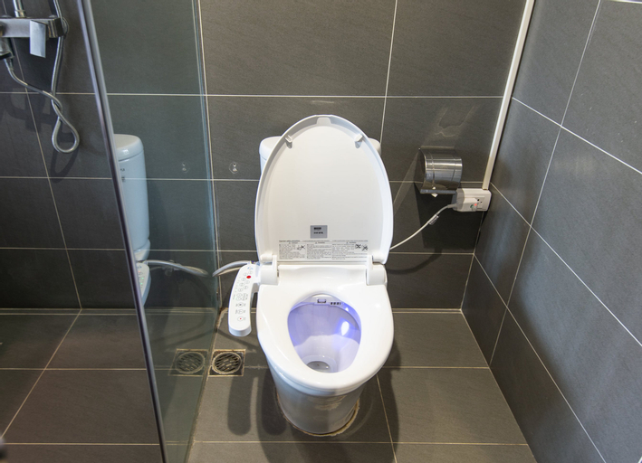 Bathroom 8