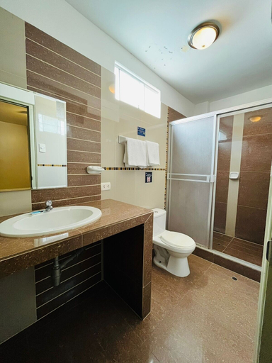 Bathroom 4, Buongiorno Suites Sullana Ii, Sullana