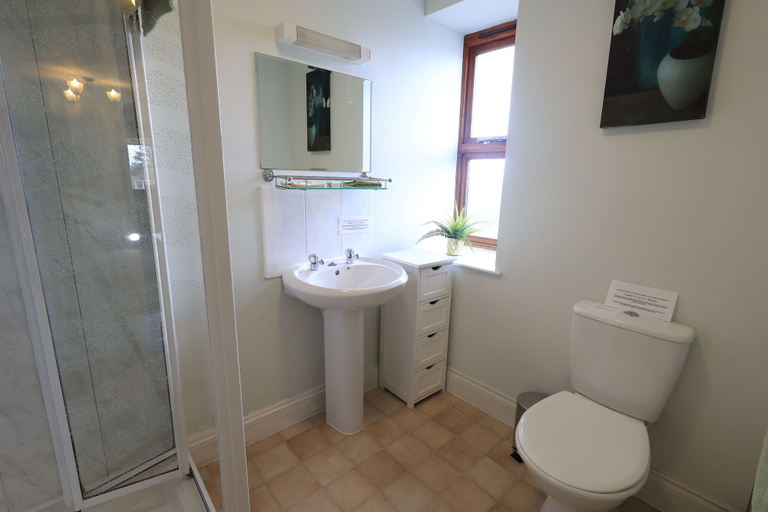 Bathroom 3, Fosfelle Cottages, Devon