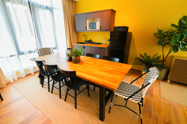 Dining Room 176