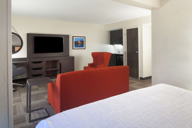 Bedroom 3, Hampton Inn Charleston-Southridge, Kanawha
