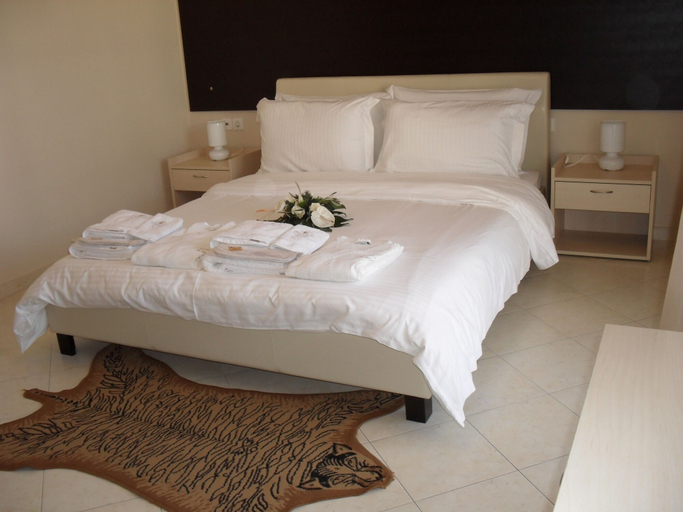 Bedroom 3, Kyknos De Luxe Hotel, West Macedonia