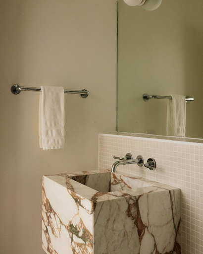 Bathroom 3, La Concha