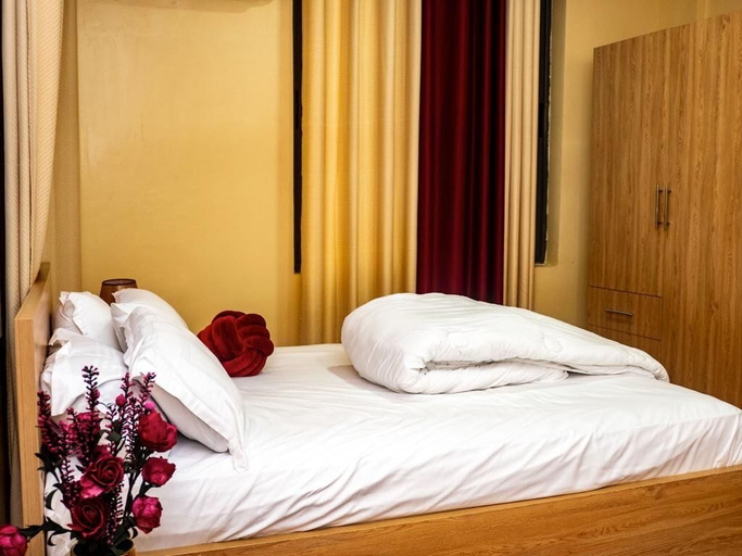 Bedroom 2, Colindale Court, Tema