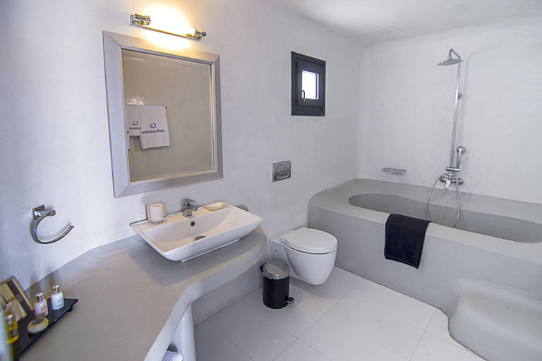 Bathroom 5, Grand Ambassador Santorini Hotel, South Aegean