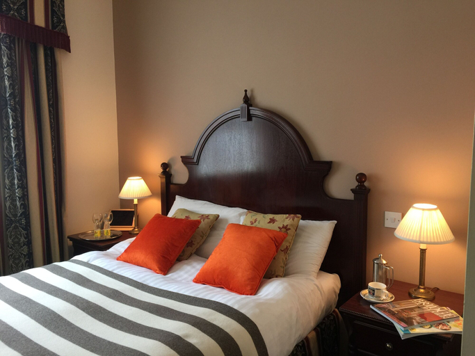 Bedroom 2, Taunton House Hotel, Somerset