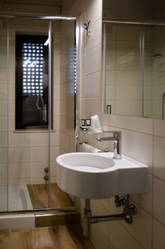 Bathroom 4, Magic Hotel, Salerno