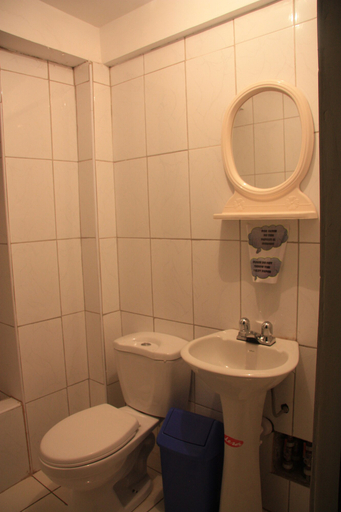 Bathroom 3, San Blas Backpacker Hostel, Cusco