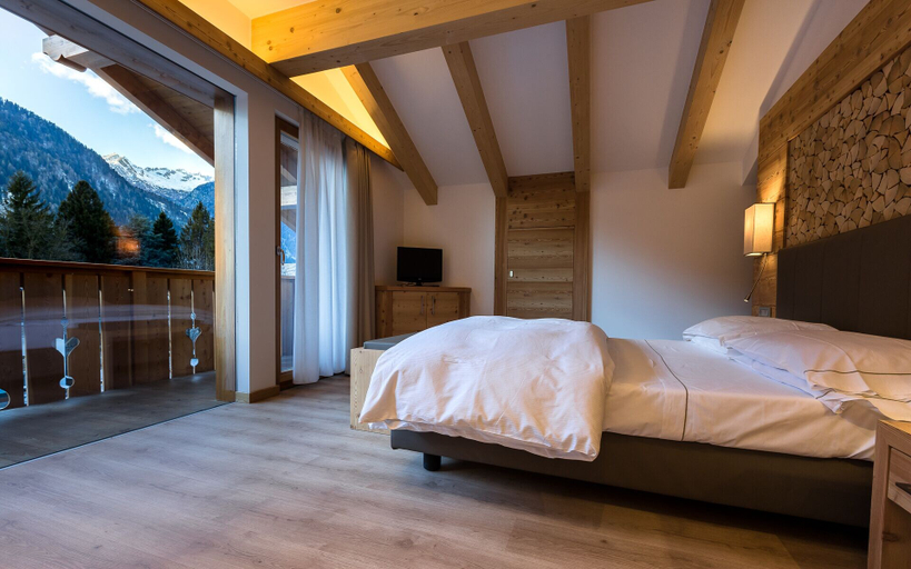Bedroom 4, Alpine Charme & Wellness Hotel Europeo, Trento