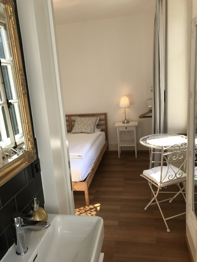 Bedroom 4, The Bed and Breakfast, Luzern