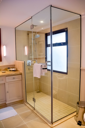 Bathroom 5, Fairmont The Norfolk, Starehe