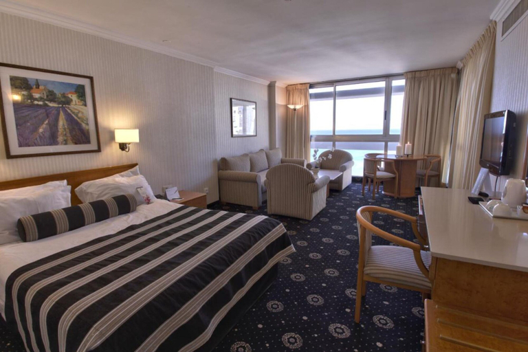 Bedroom 3, Seasons Hotel - Resort on The Beach
