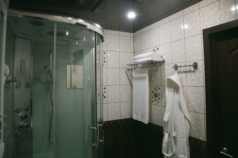 Bathroom 2, Yunost Hotel, Ekaterinburg gorsovet