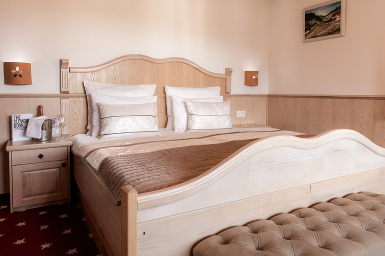 Bedroom 2, Hotel Planinka, Ljubno