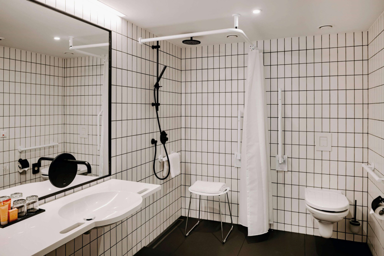 Bathroom 4, Vienna House by Wyndham Mokotow Warsaw, Warsaw