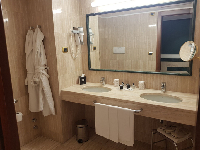 Bathroom 4, Santa Barbara Hotel, Milano